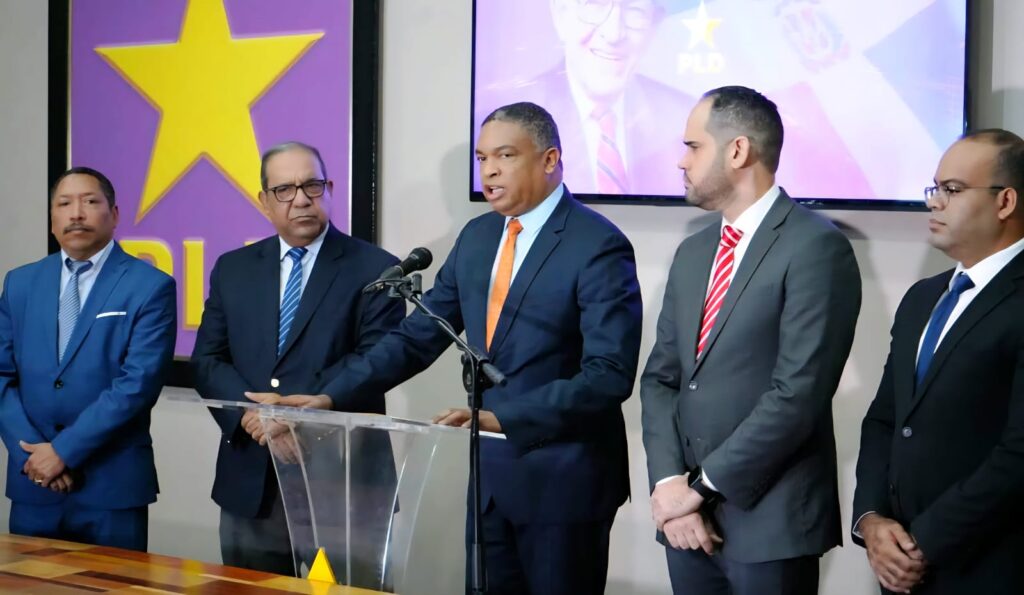 La oposición entiende que el país avanza por un camino peligroso contra la prensa.