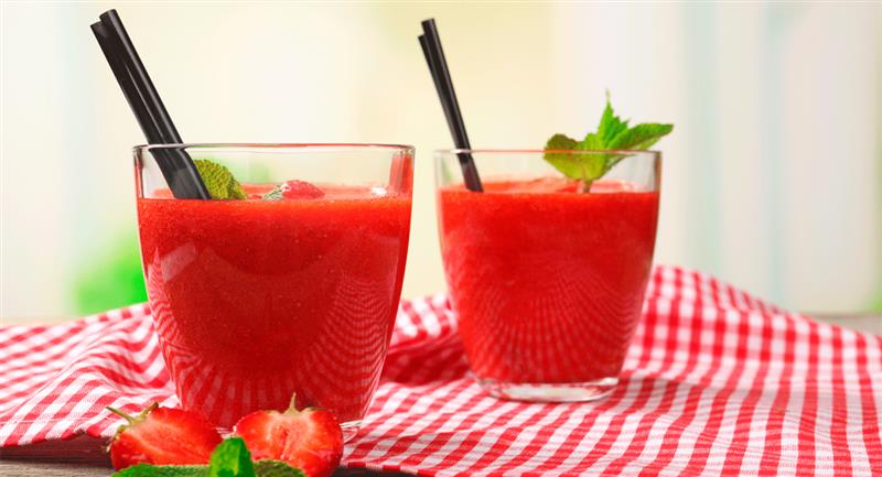 Las pajitas se utilizan en diversas bebidas.