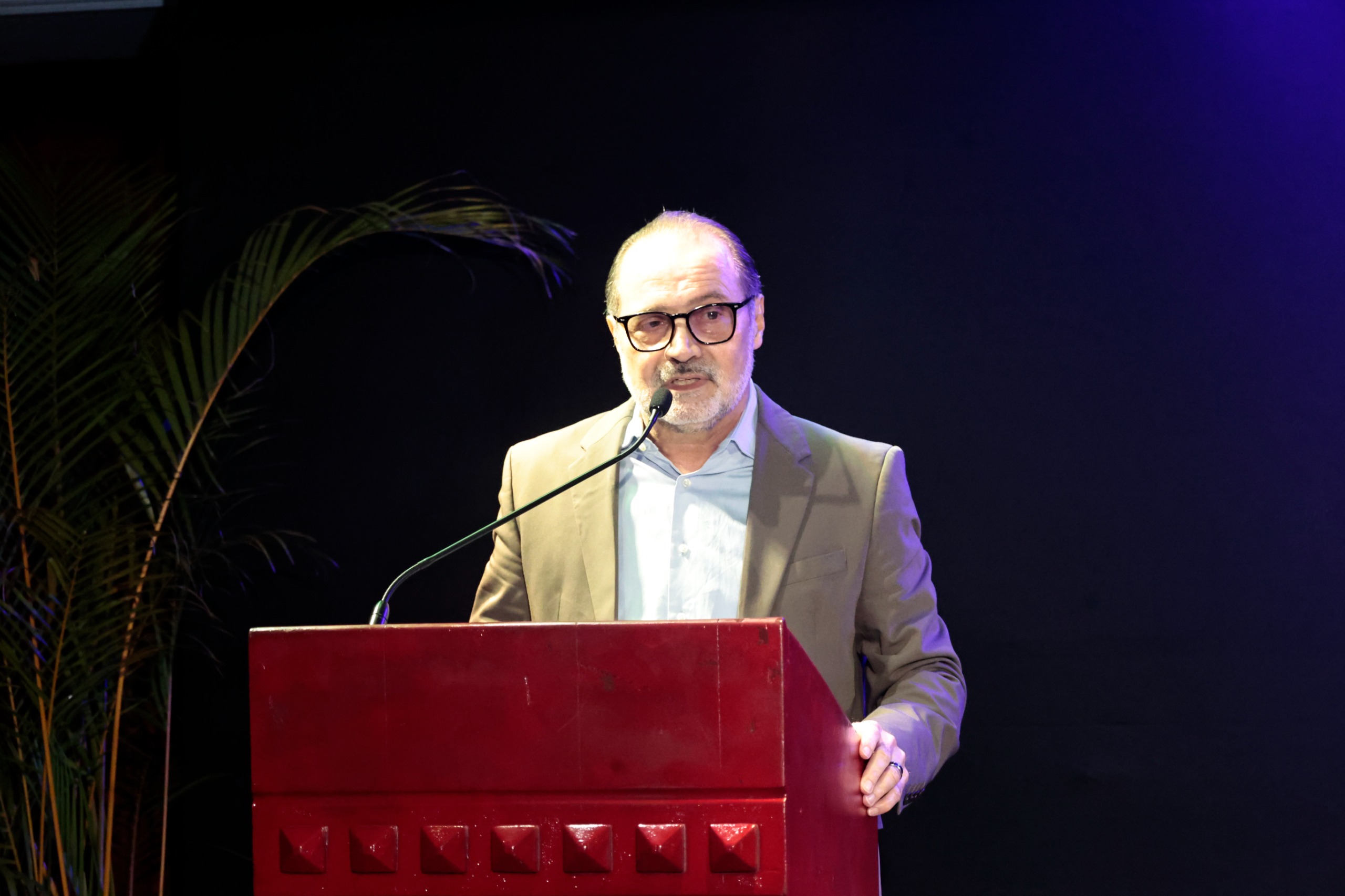 mario lebrón