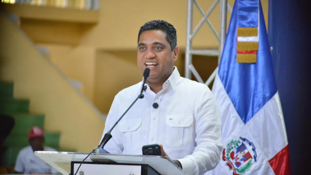 Tan pronto como Cruz se aseguró de que todos los atletas estuvieran sanos y salvos.