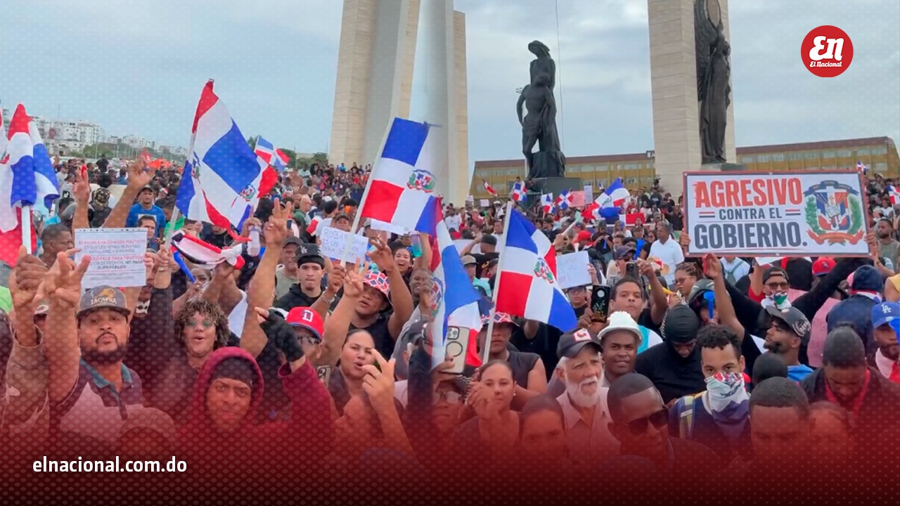 Protesta en la Plaza de la Bandera