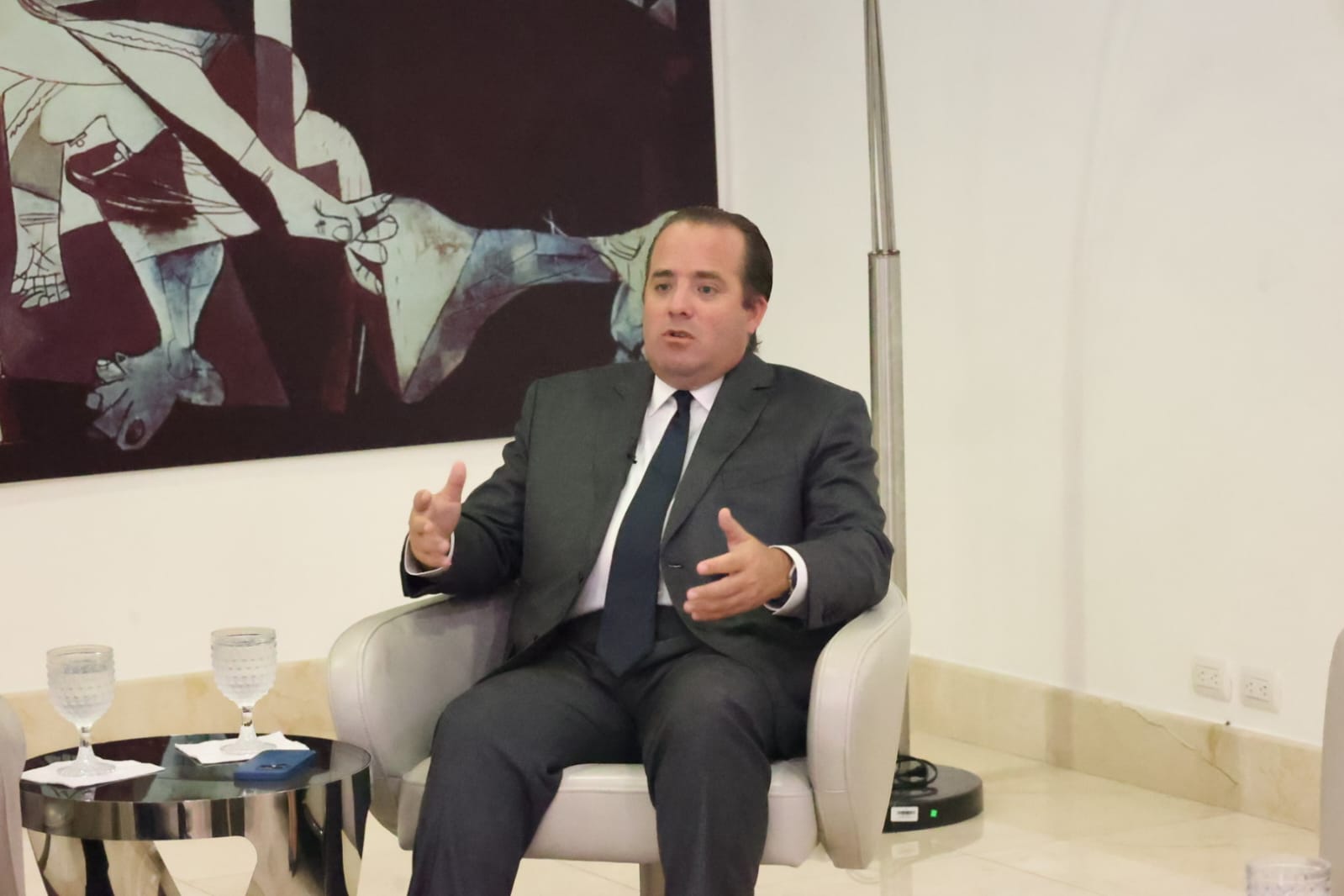 El Ministro de la Presidencia, José Ignacio Paliza, dijo que los estudios que sustentaron la construcción del monorraíl fueron costosos y realizados por organismos internacionales especializados.