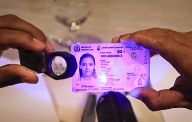 Nueva cédula de identidad y elección.