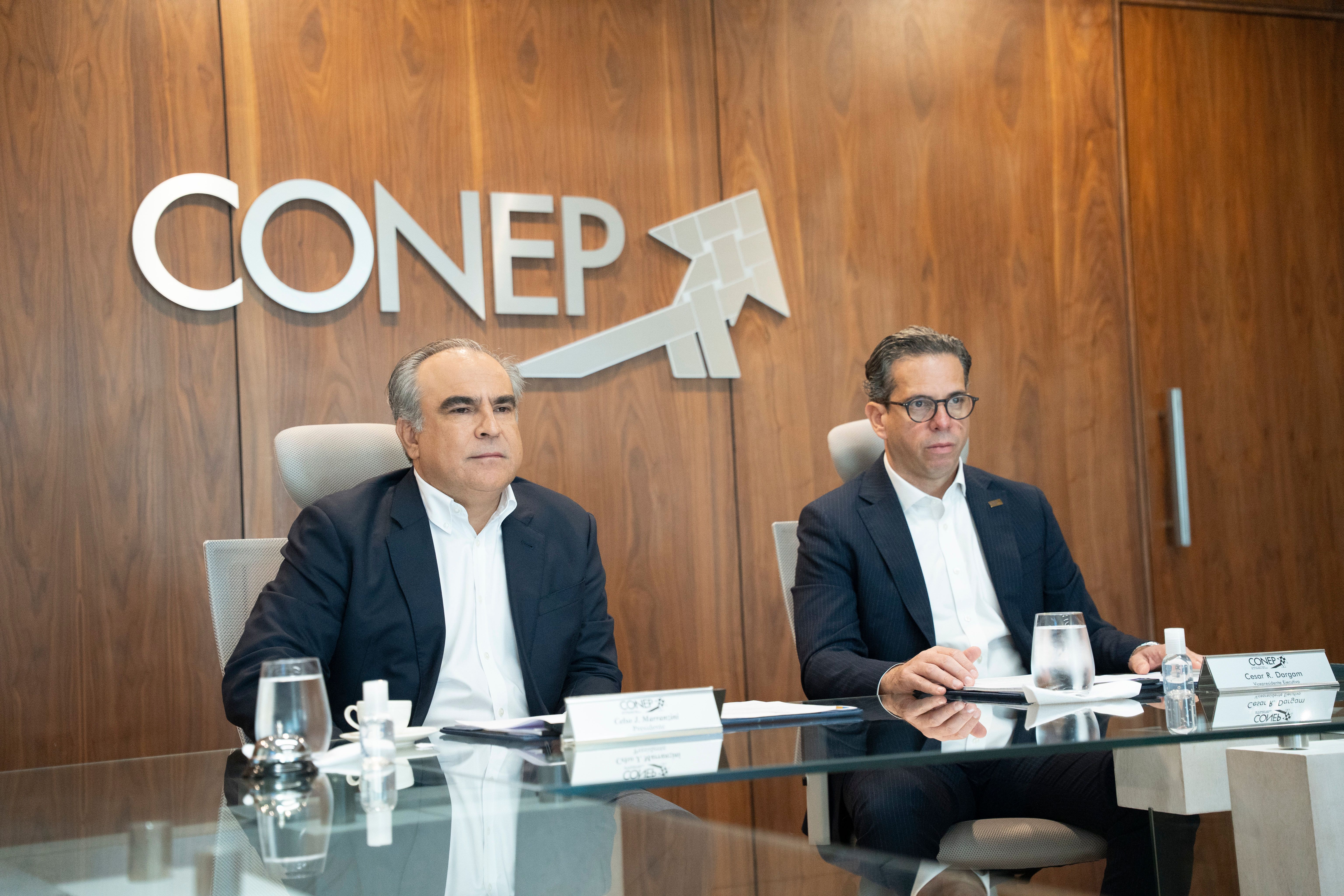 Celso J. Marranzini, presidente de KANEP, y César Dargum, vicepresidente ejecutivo.