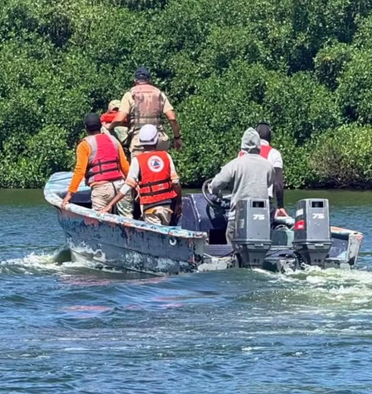 Defensa Civil y Armada dominicana recuperan cadáver tras accidente de moto acuática en río Higuamo