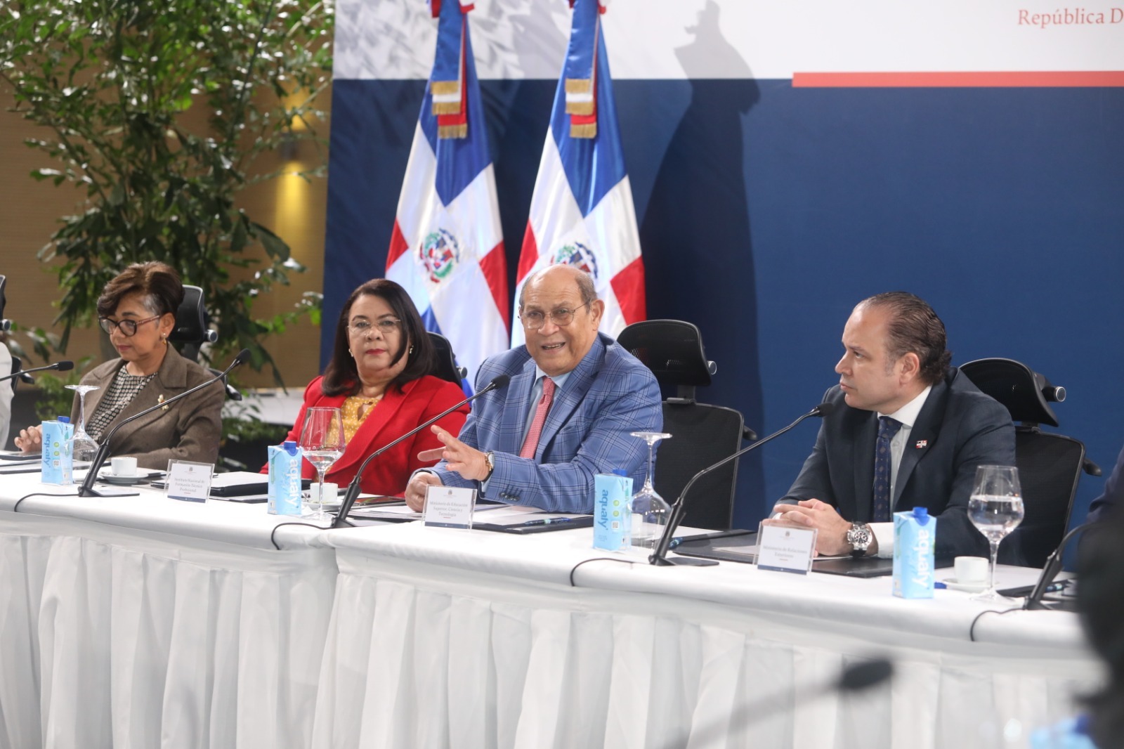 Representantes de organismos internacionales conocieron los avances de la Consulta Nacional para el Futuro de la Educación, iniciativa con la que el gobierno pretende modernizar el sistema educativo dominicano a través de una nueva ley.