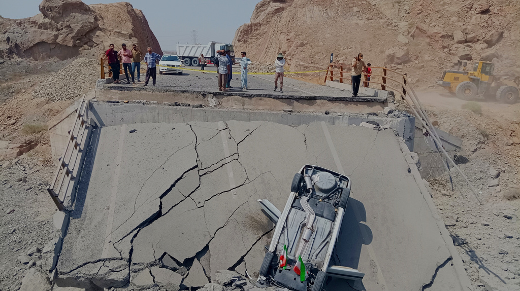 Las secuelas del ataque en la provincia iraní de Hormozgan el 18 de julio de 2026. (Agencia de Noticias Mehr vía Mahdi Negahban/AP)