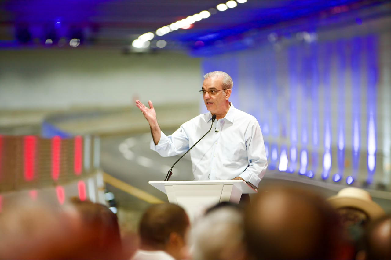 El presidente Luis Abinada durante la inauguración del túnel de la Avenida Gregorio Luperón con la 27 de Febrero.