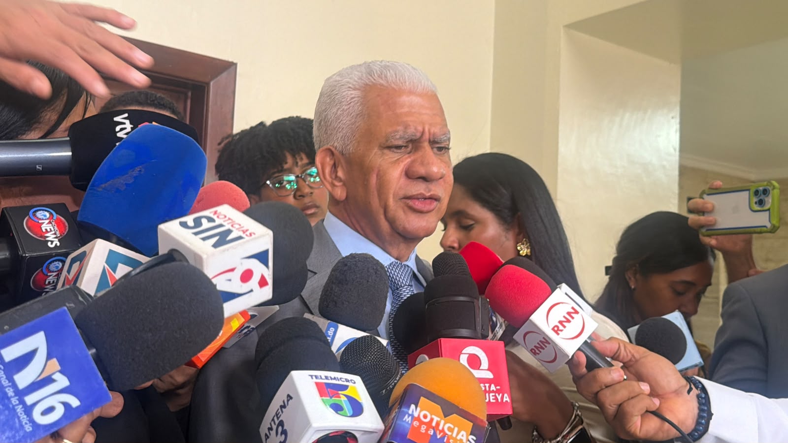 El presidente del Senado, Ricardo de los Santos, ha confirmado que el Congreso completará la ratificación del nuevo código penal antes de que finalice la actual sesión legislativa.