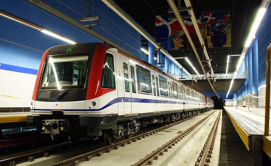 Un ciudadano alemán cae a las vías del metro.