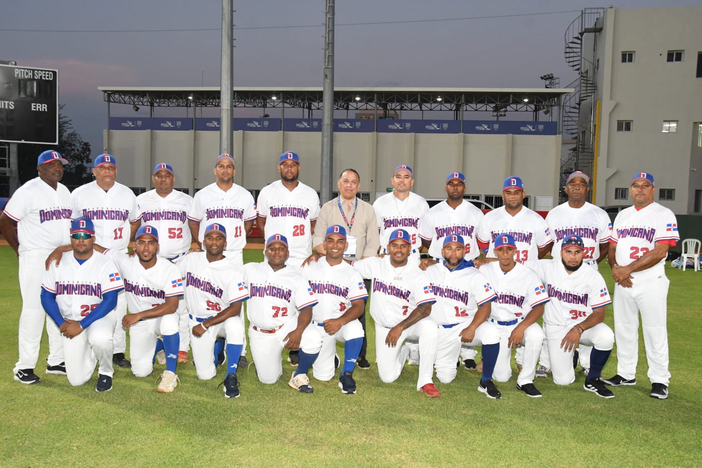 Miembro de la selección dominicana de softbol masculino.