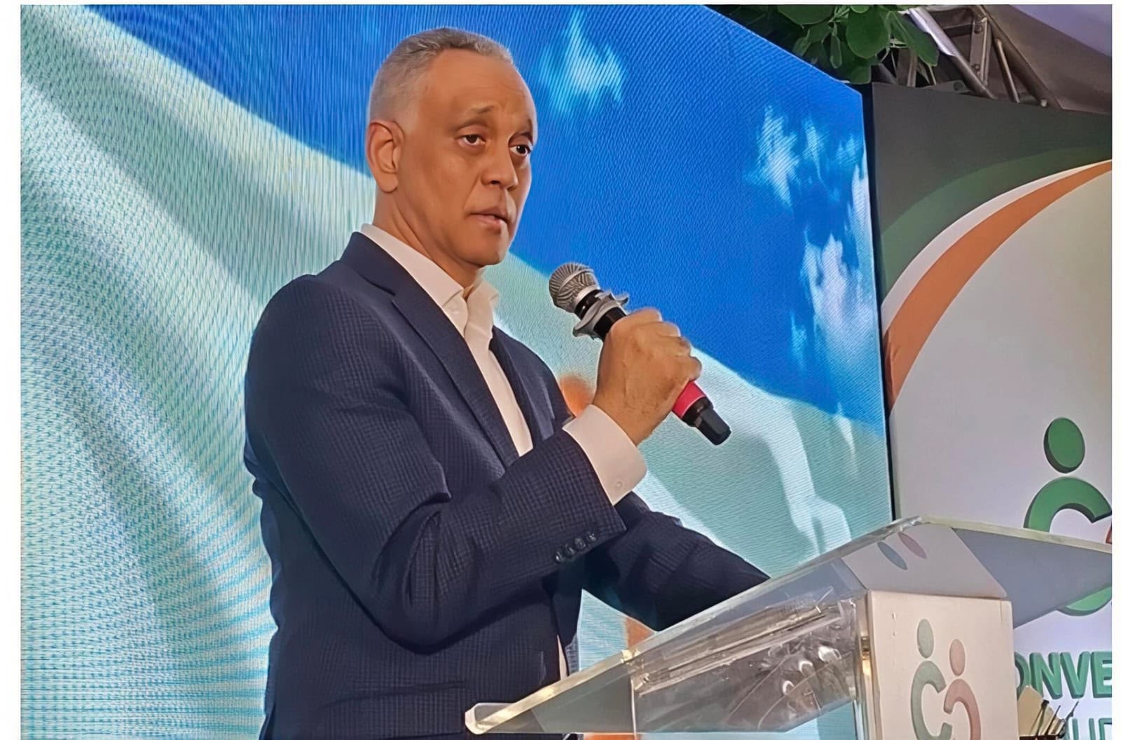 Pichardo consideró que las restricciones comerciales fueron consecuencia del abandono que, dijo, afecta al campo dominicano.