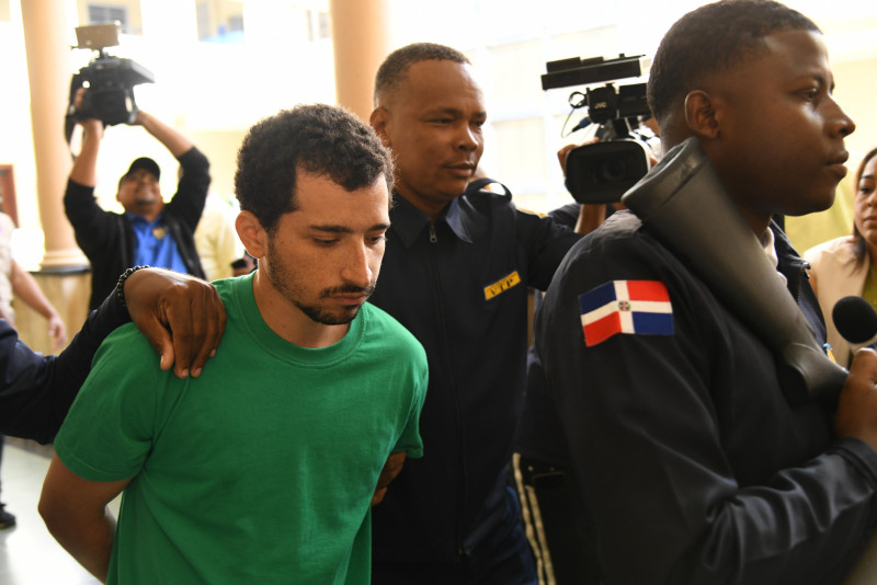 Jean Andrés Pumarol comparece ante el tribunal que decidirá este jueves si será enviado a juicio por el atentado a Naco.