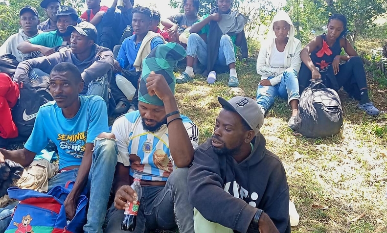 Los detenidos son parte de haitianos indocumentados.