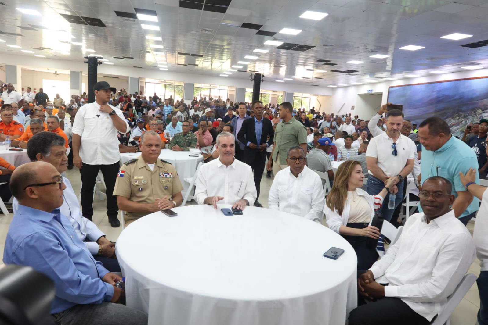 Carolina Mejía, alcaldesa del Distrito Nacional, Francisco Peña, alcalde de Santo Domingo Oeste, entre otros, presidieron el encuentro.