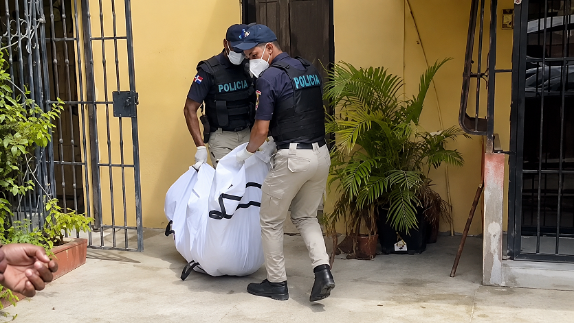 El cuerpo fue encontrado en el apartamento.