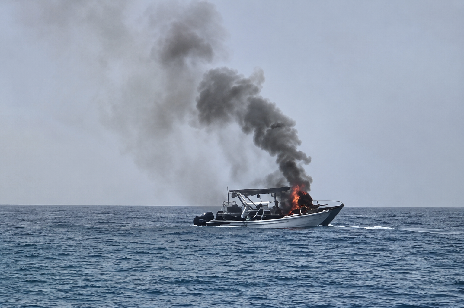 Fuego en el barco.