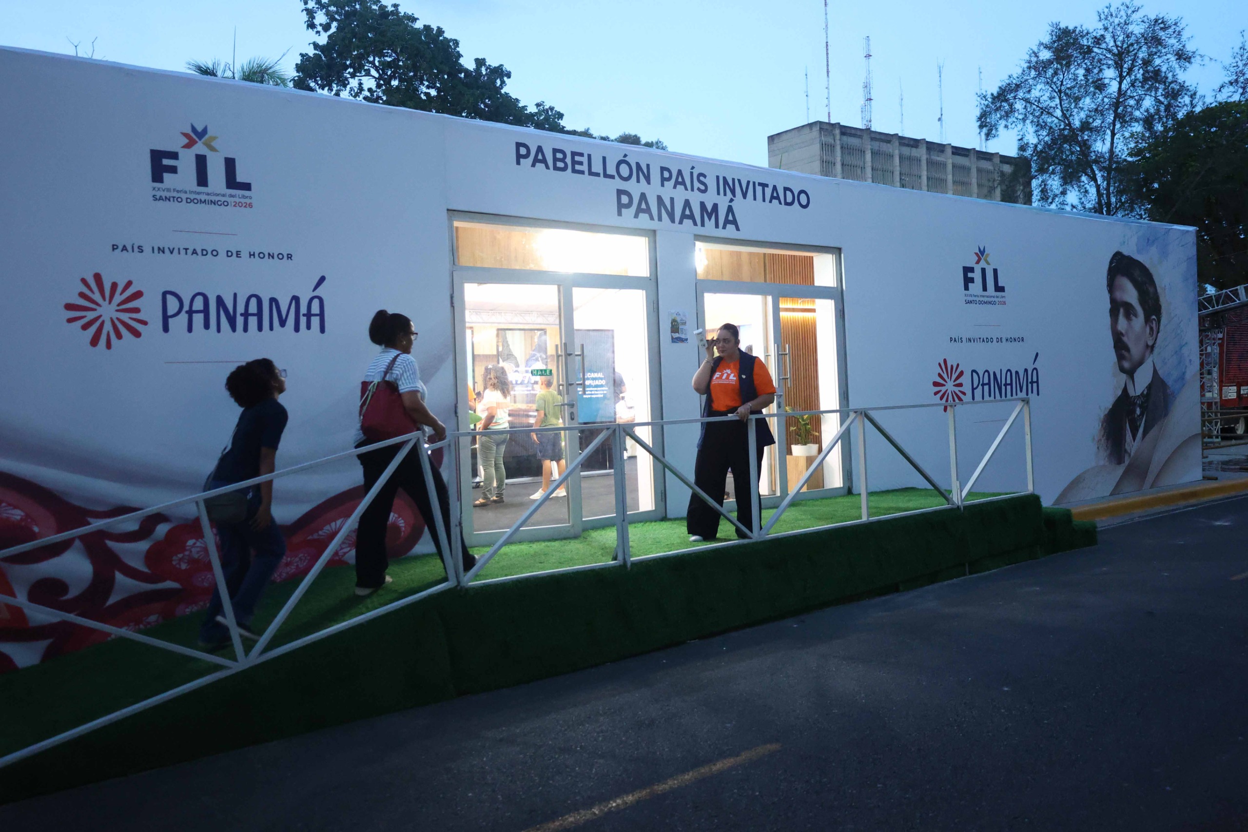 Fachada pabellón Panamá