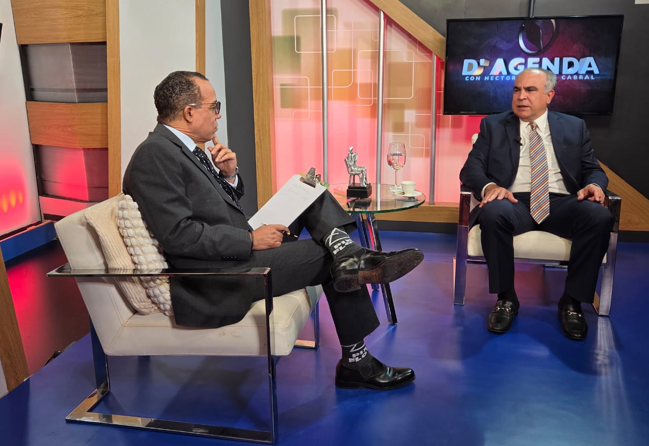 Presidente del Consejo Nacional para la Empresa Privada (CONEP), Celso Juan Marranzini, durante la entrevista en el programa D' Agenda del periodista Héctor Herrera Cabral.
