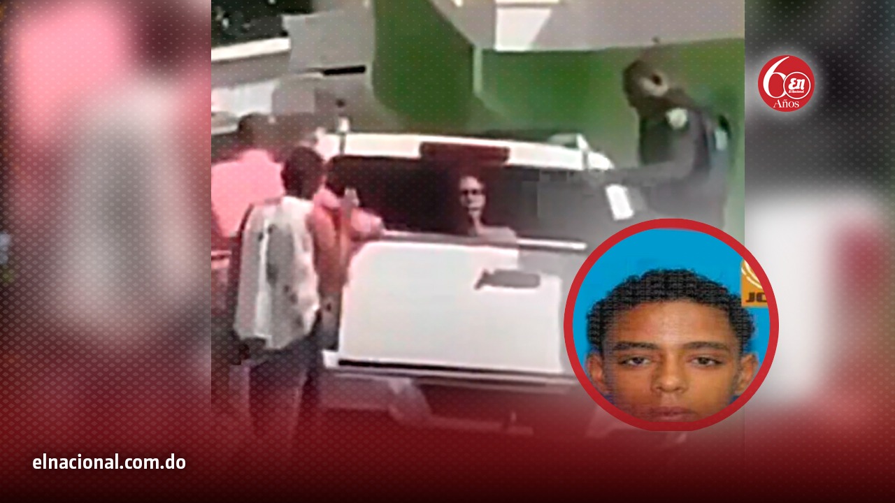 El supuesto delincuente Cri Cri cuando es llevado herido al hospital municipal de Villa Vásquez