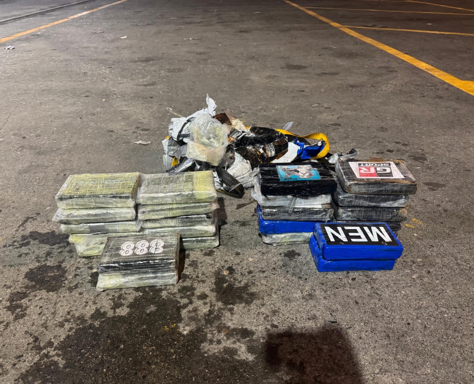Alijo de cocaína incautado por la DNCD en el puerto de Haina.