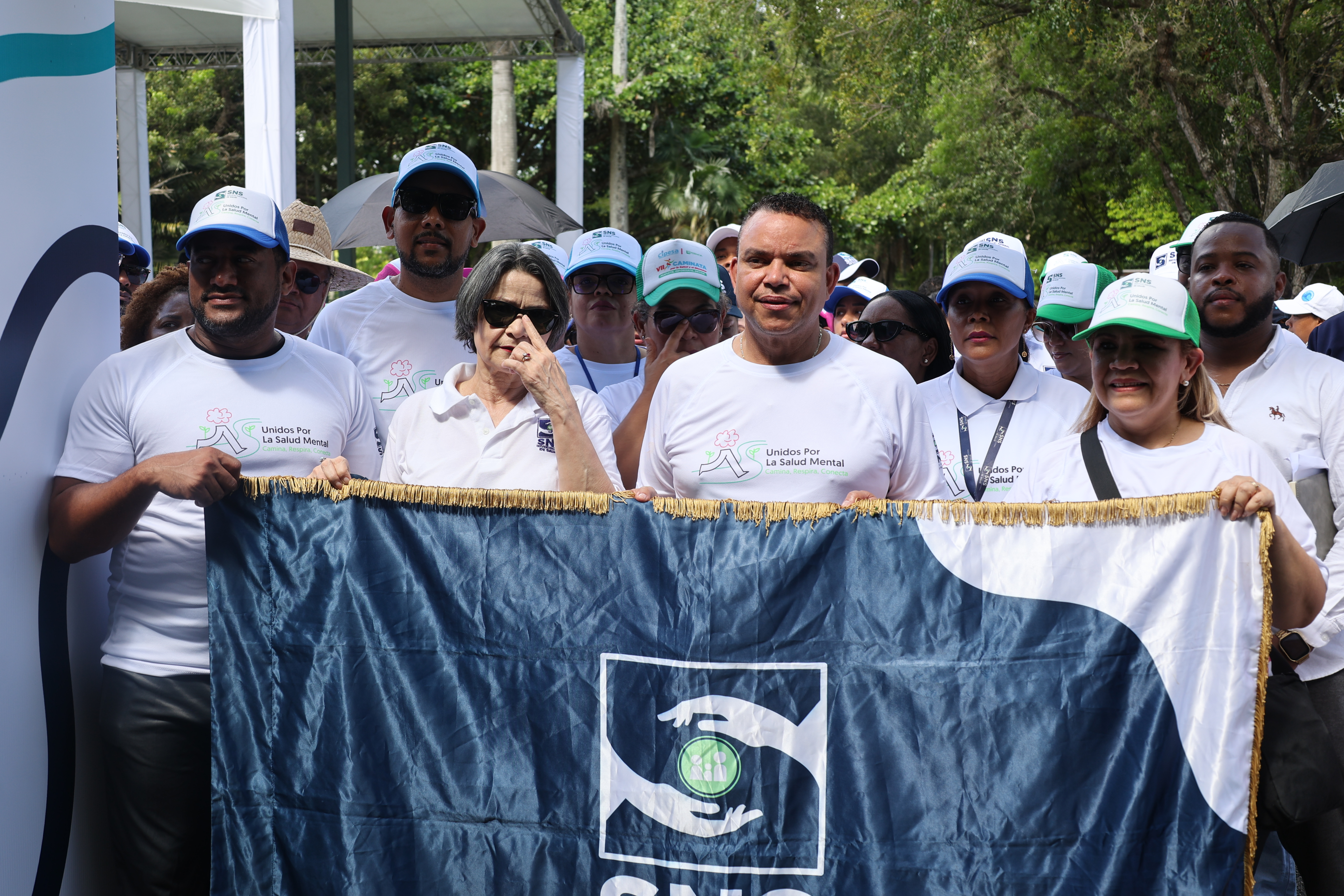 El director del SNS, Julio César Landrón encabeza caminata "Unidos por la Salud Mental".