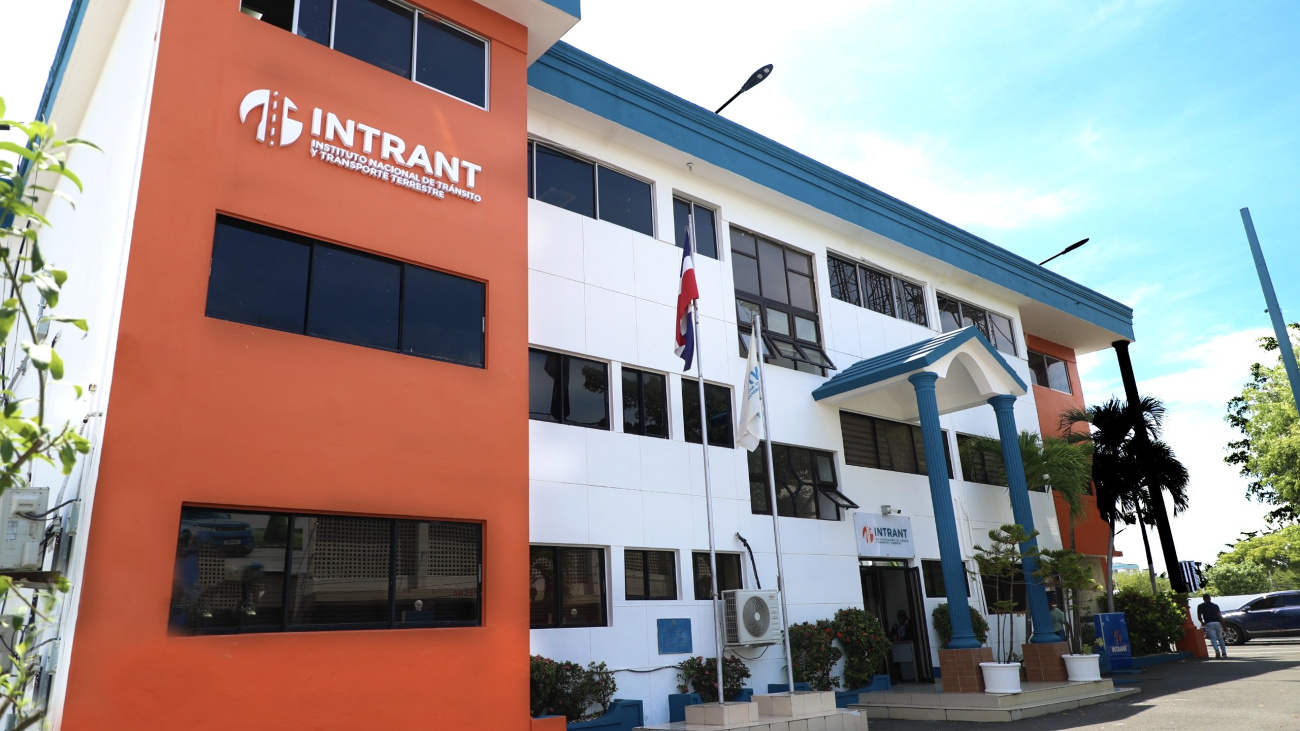 Sede del Instituto Nacional de Transito y Transporte Terrestre (Intrant)
