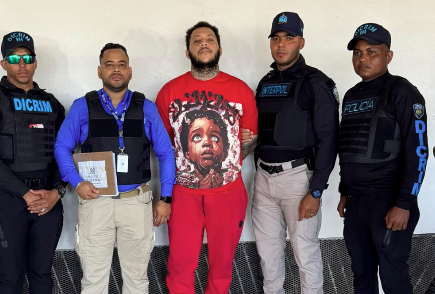 Metz Cruz llegó al país el martes, tras ser repatriado desde Jamaica por las autoridades migratorias.