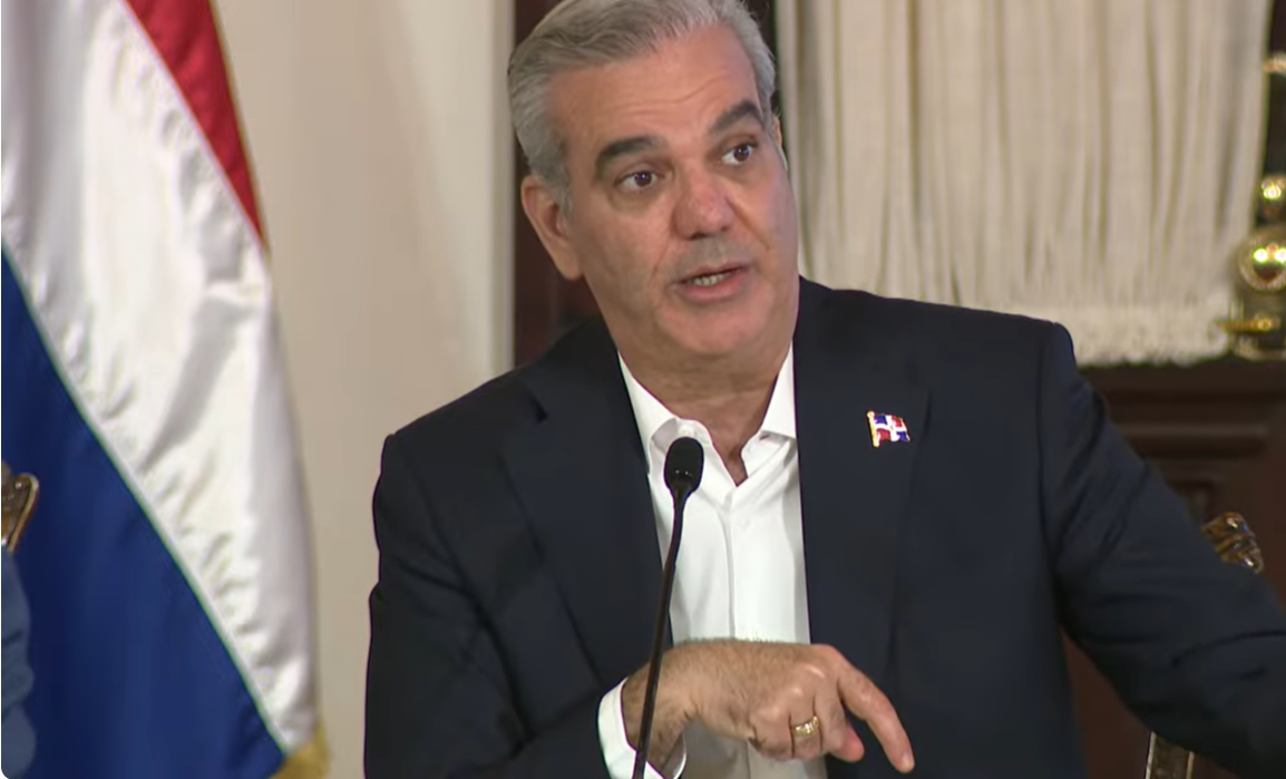 El presidente Luis Abinader durante rueda de prensa