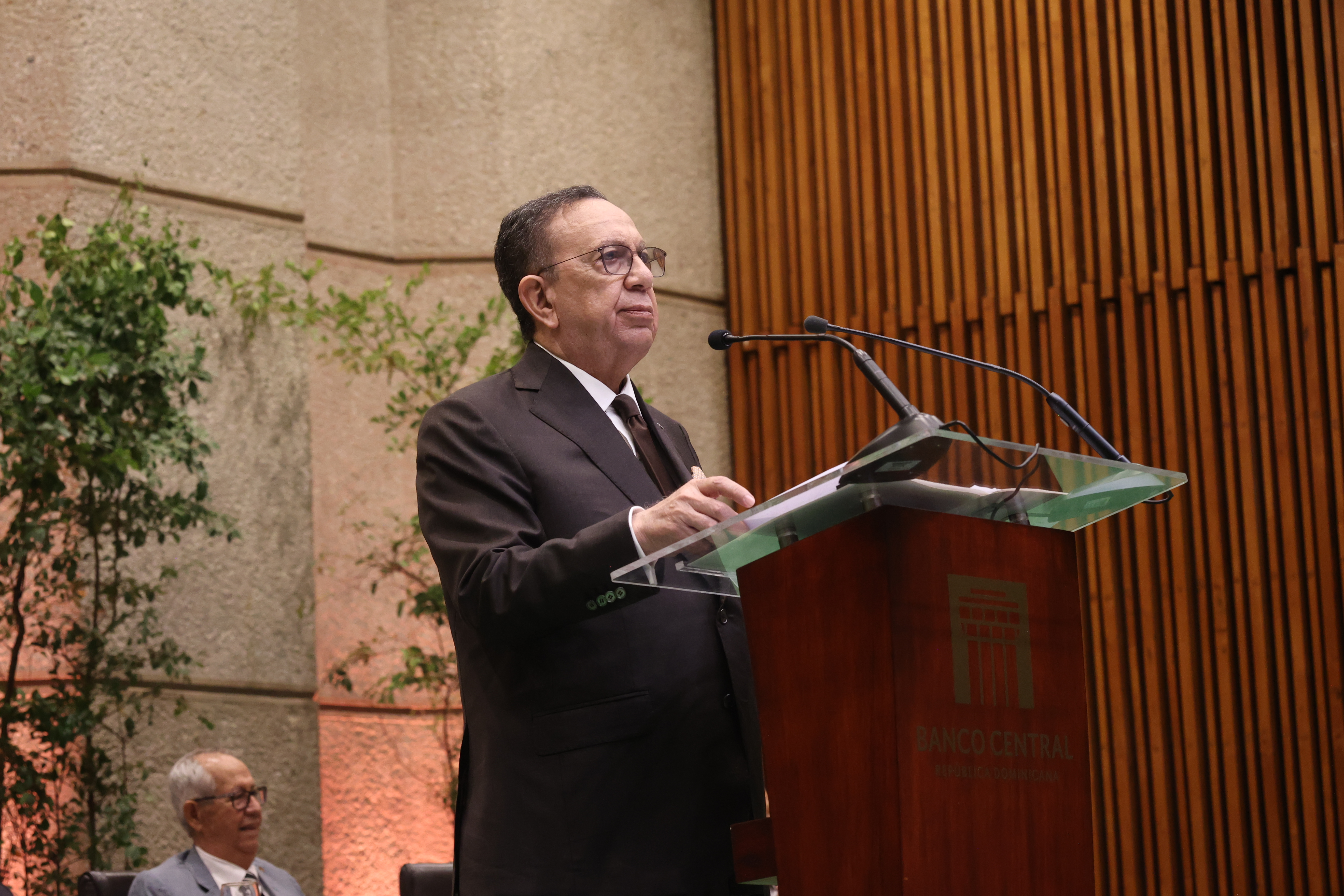 El gobernador del Banco Central de la República Dominicana (BCRD), Héctor Valdez Albizu