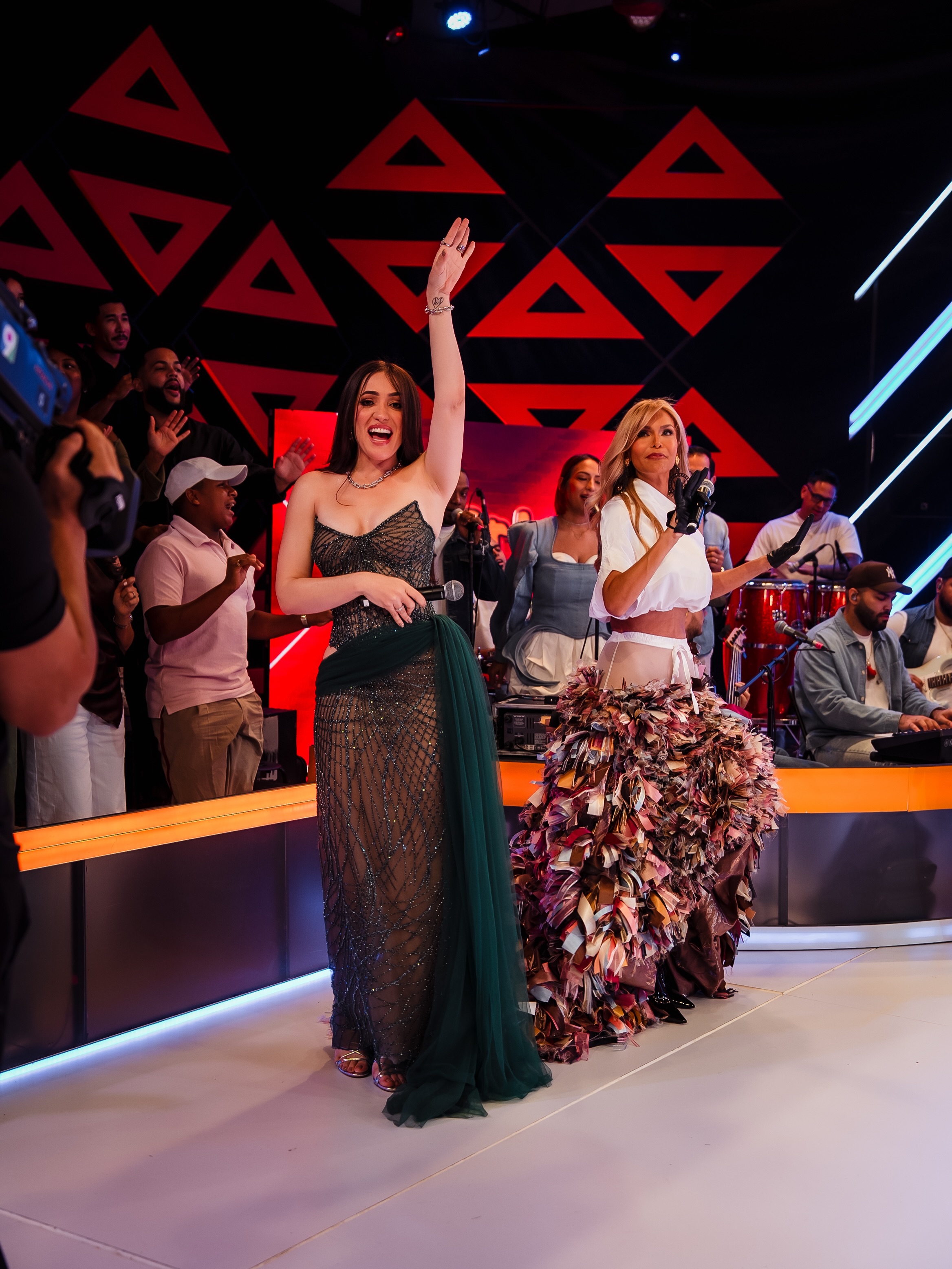 Georgina Duluc y Karen Yapoort intercambiaron palabras de admiración y lealtad durante una dinámica en el programa Divertido con Jochy