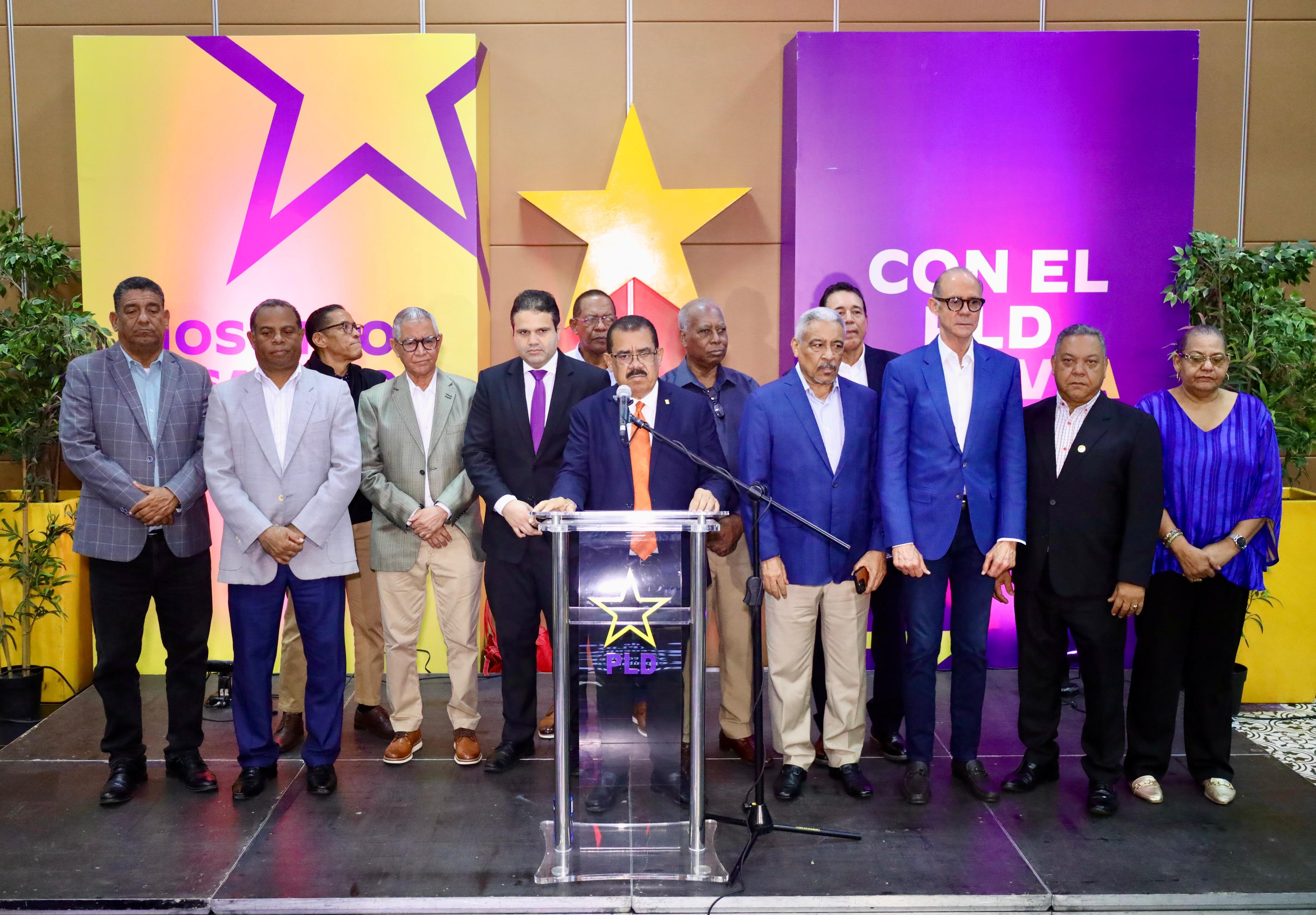 El partido morado criticó la falta de iniciativa del Gobierno para ir en auxilio de los productores de pollo.